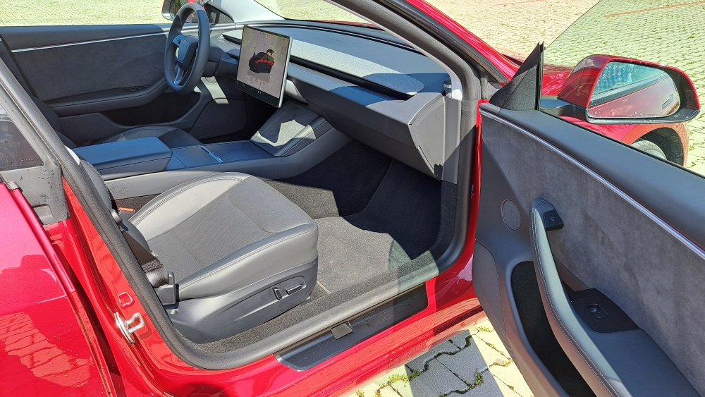 Tesla Model 3 Highland Long Range AWD - 11