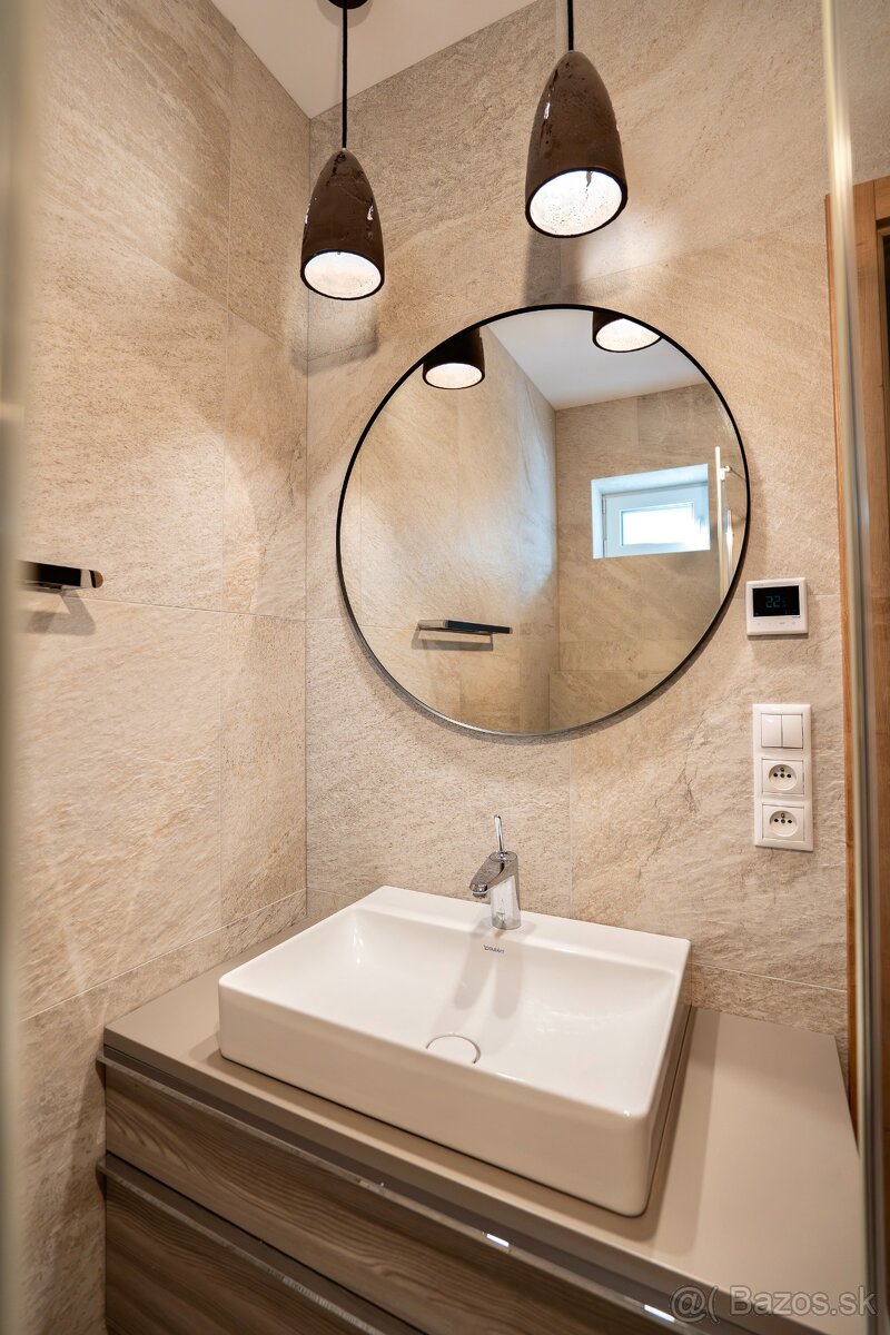 Moderný inteligentný bungalov s fotovoltaikou. - 11