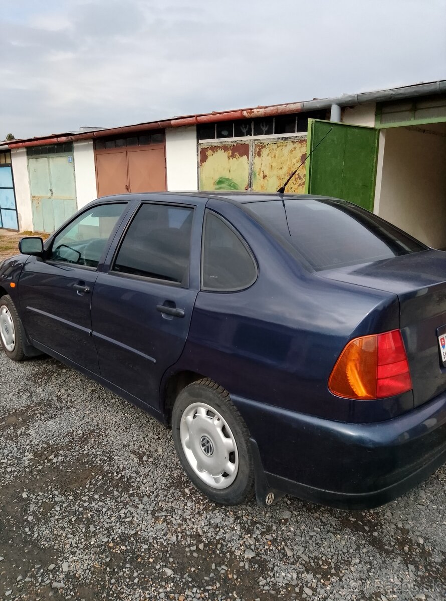 Polo klasik 16 benzín 55kw dobrom stave - 11