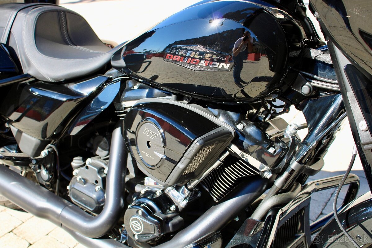 Harley Davidson street glide - 11