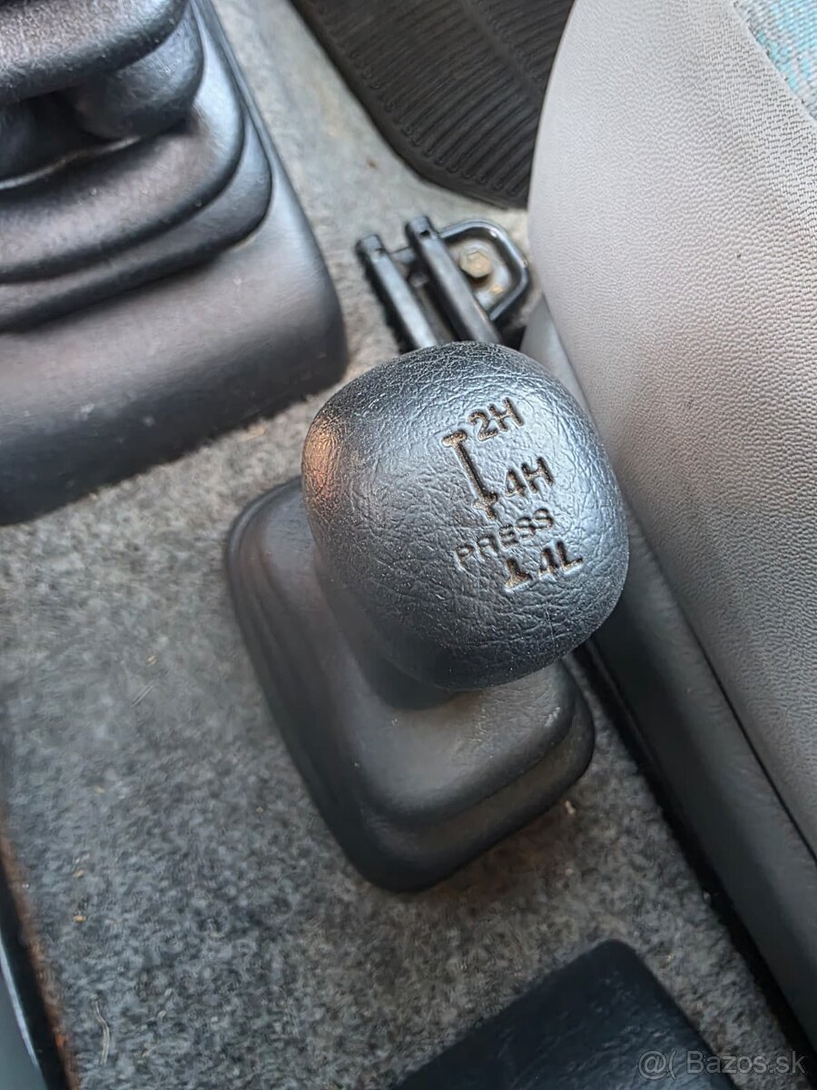 Suzuki Jimny 1.3i 4WD Nová STKEK - 11