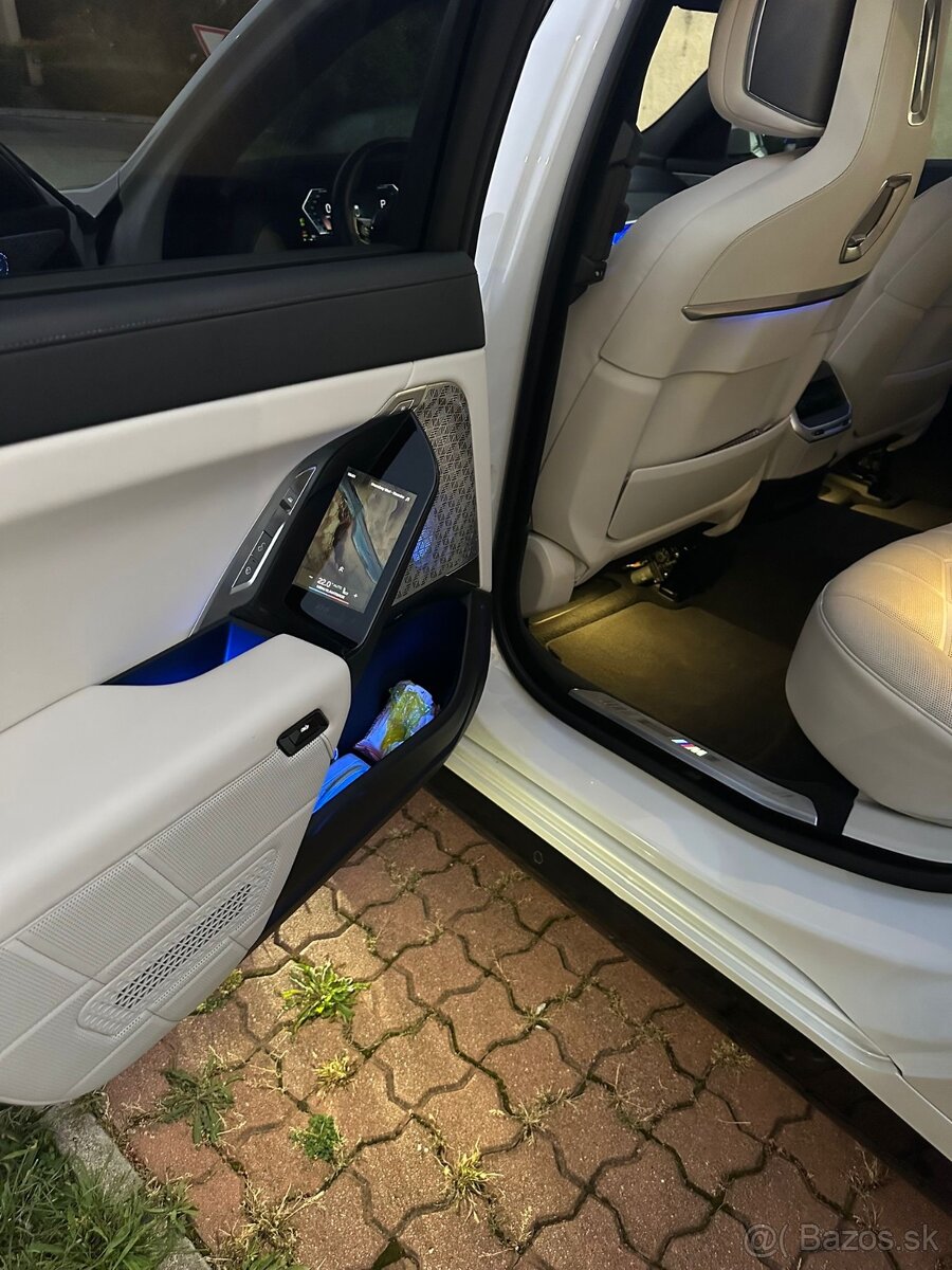 BMW 740d M XDRIVE - 11