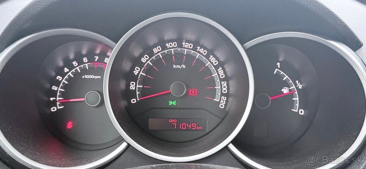 Kia Venga 1.6 CVVT Zlatá Edícia, 92kW, M6, 5d. LPG - 11