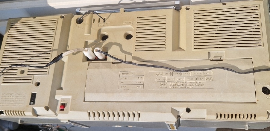 TESLA CONDOR K 304 .Prenosné Stereo Rádio 3D zvuk surround - 11