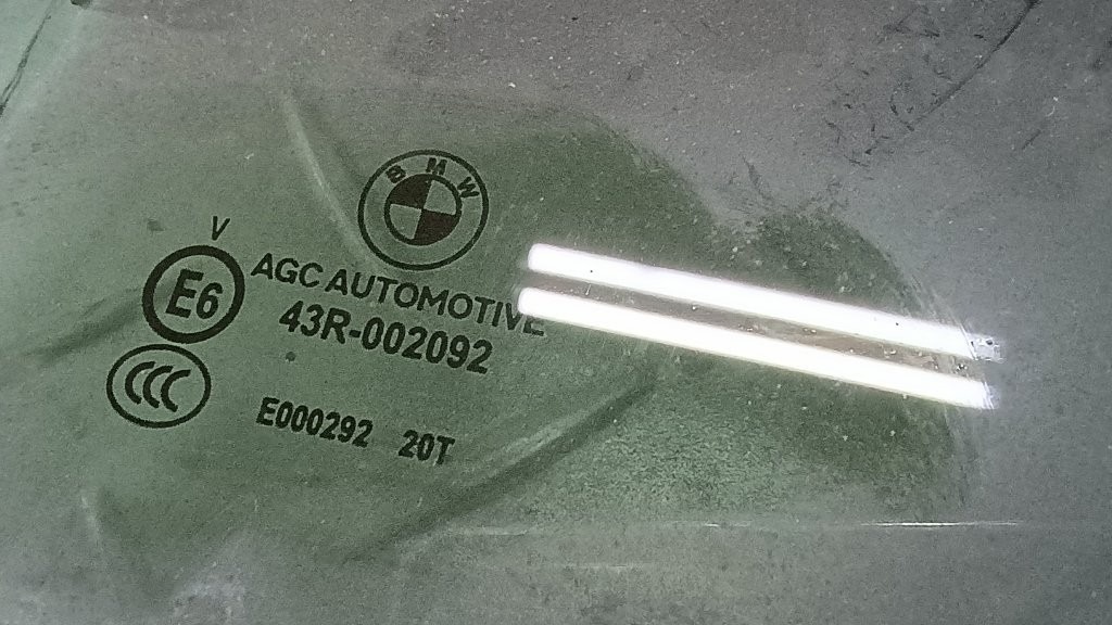 BMW 5 F10 F11 2010 - 2017 predna maska okno sklo okular - 11