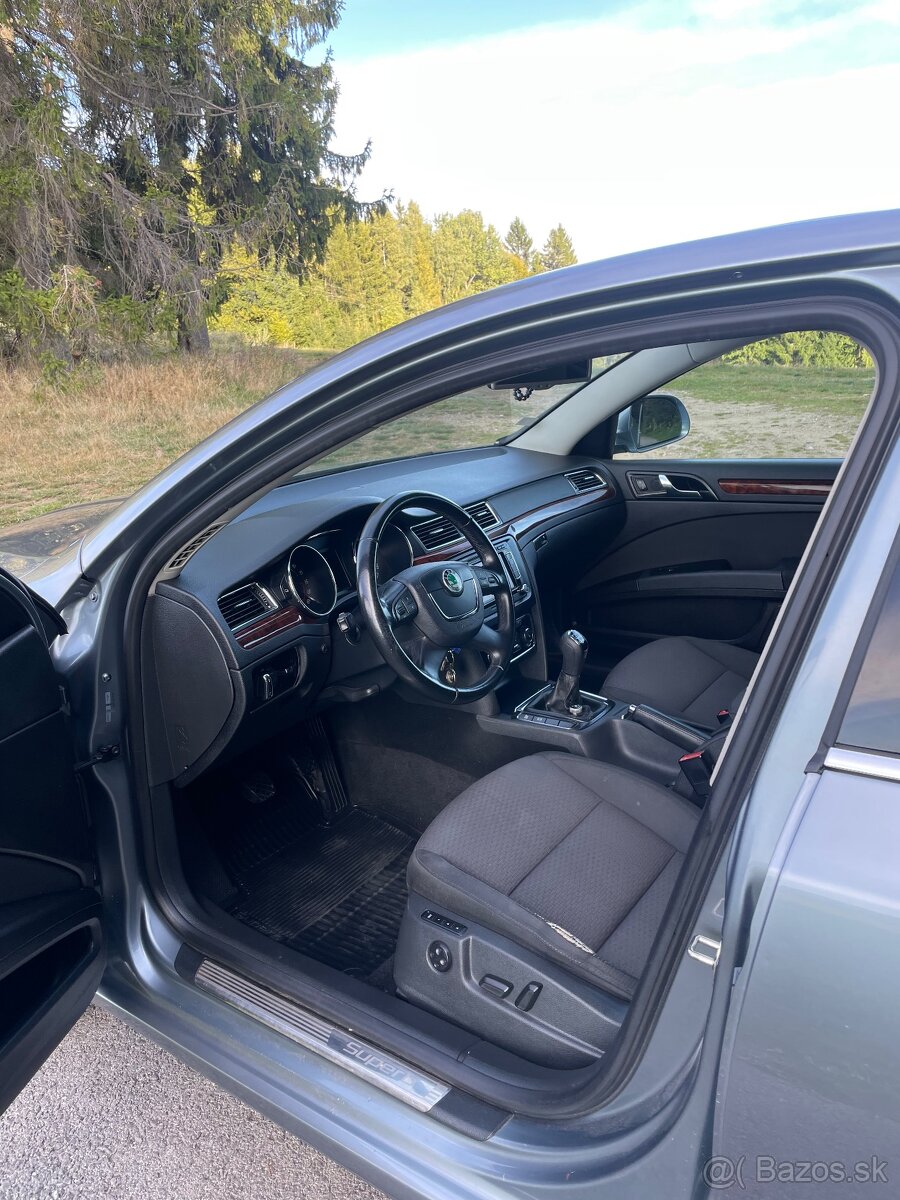 ✅Škoda Superb 2.0 TDI CR 4x4 Elegance Webasto - 11
