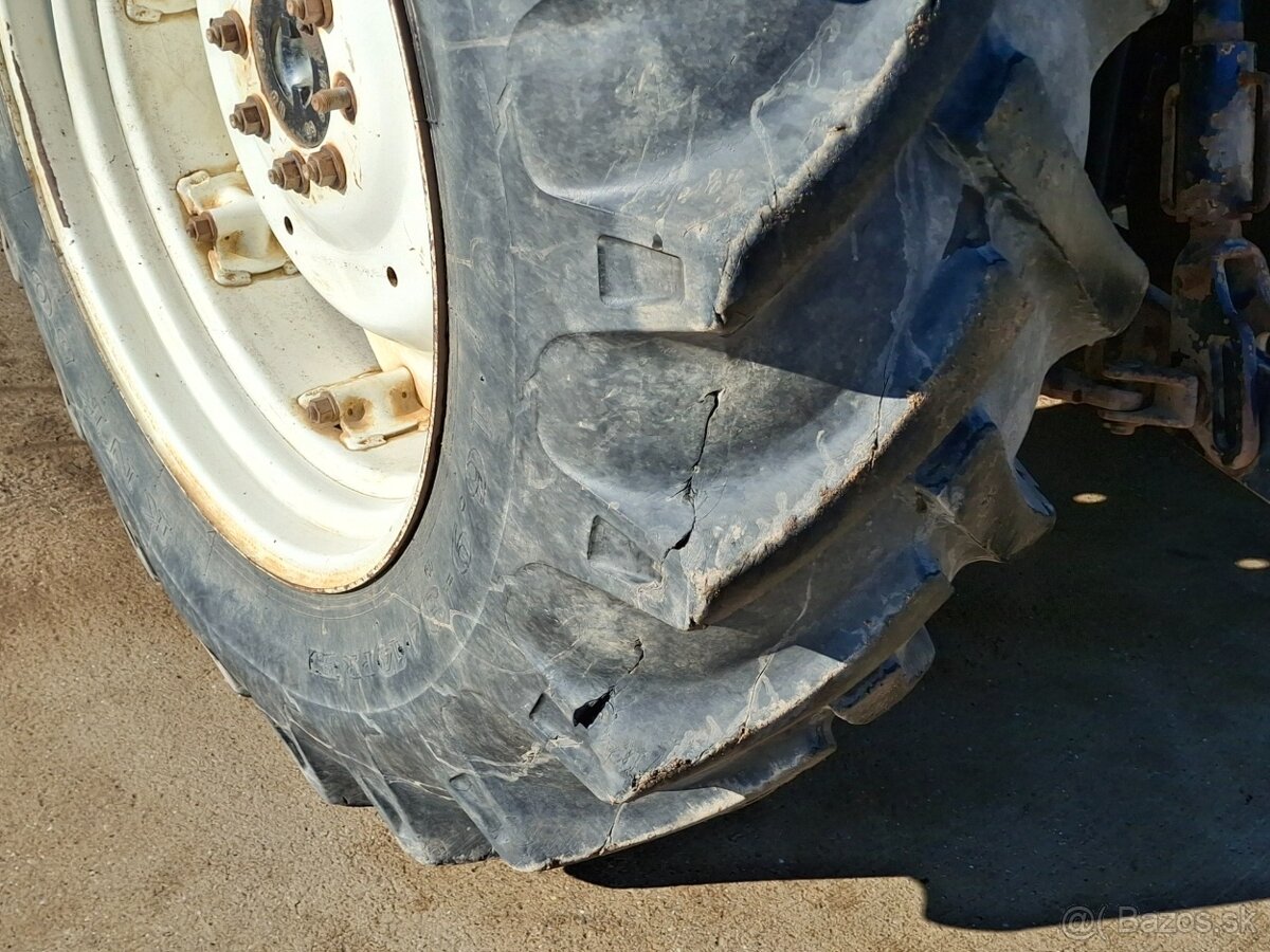 NEW HOLLAND TL 100, 4600 mth - 11