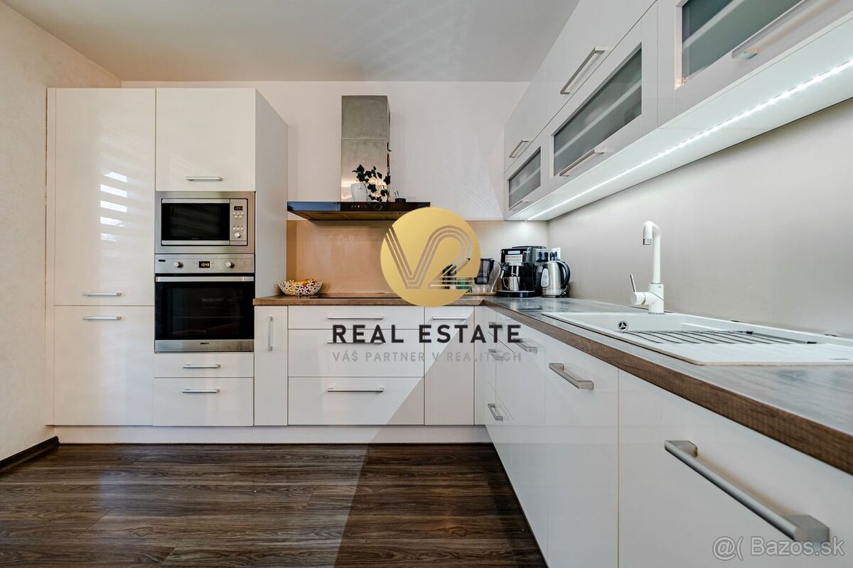 NA PREDAJ 5I RODINNÝ DOM S BAZÉNOM, 10 MIN DO CENTRA NITRY - 11