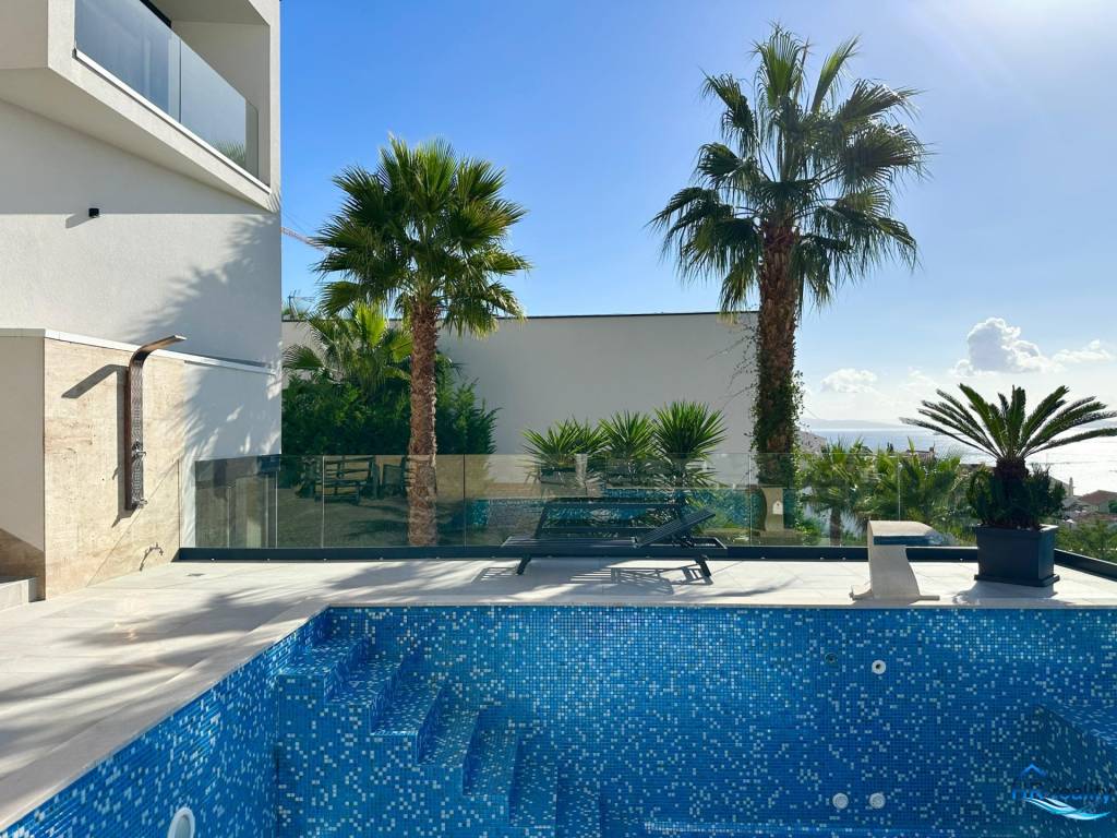 Trogir, Čiovo - luxusná vila s nádherným výhľadom na more - 11
