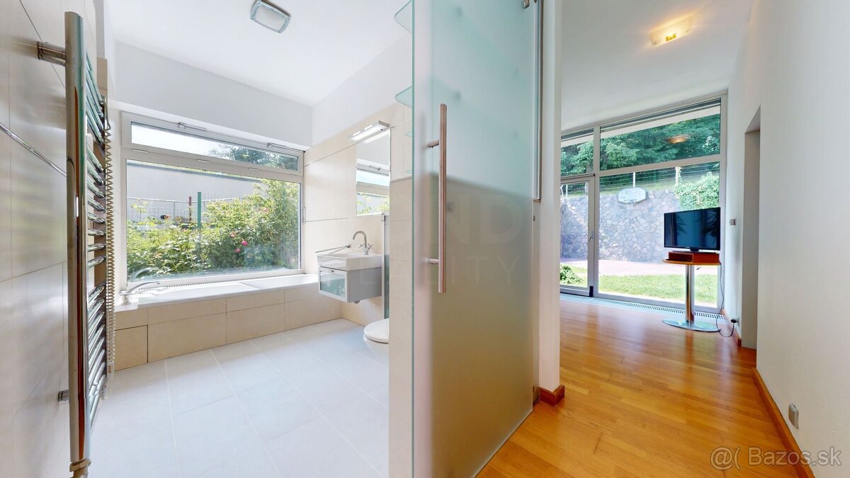 Výnimočný 6 izbový rodinný dom pri lese, Dúbravka - 11