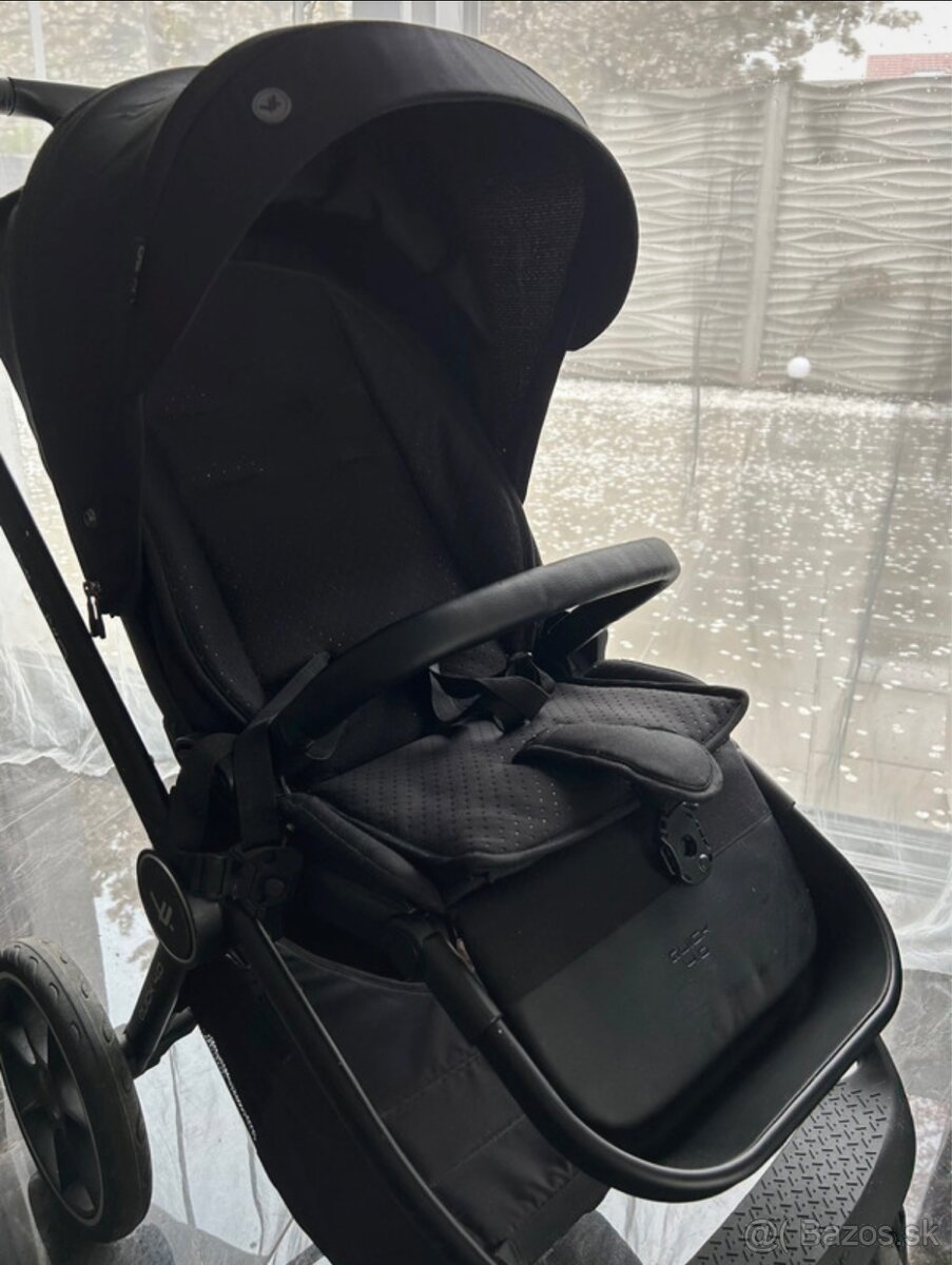 celý set kočiar MUUVO quick 4.0 čiernobiela kombinácia - 11