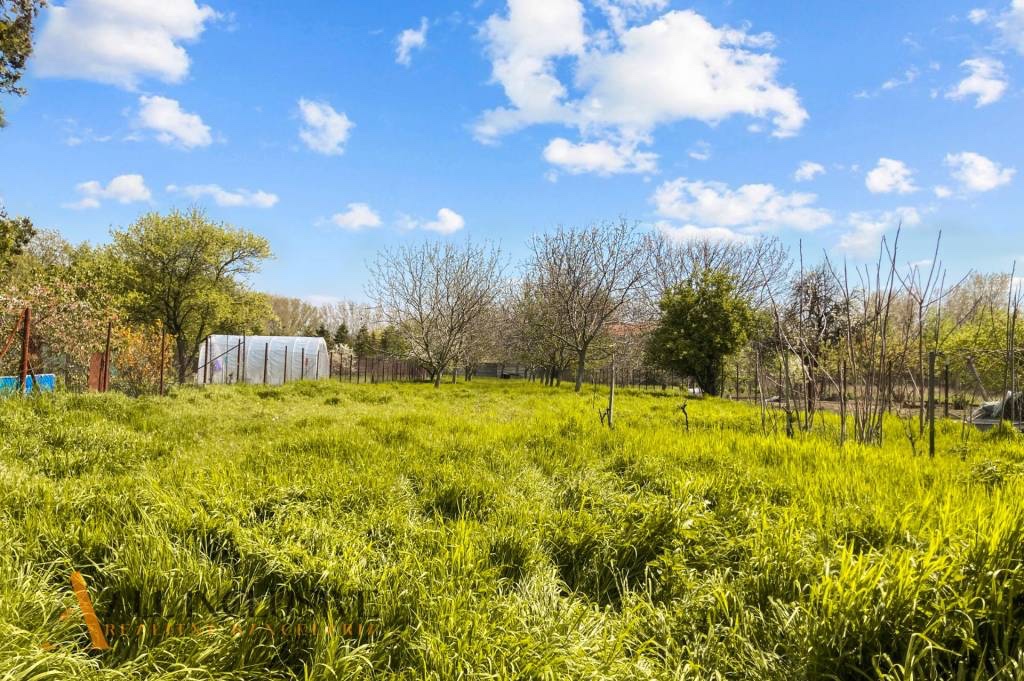 Na predaj krásny pozemok s rodinným domom v Dunajskej Strede - 11