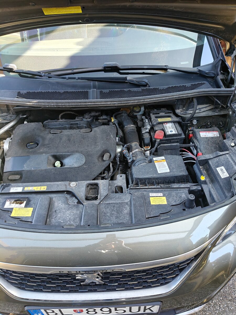 Peugeot 5008 GT AT - 11