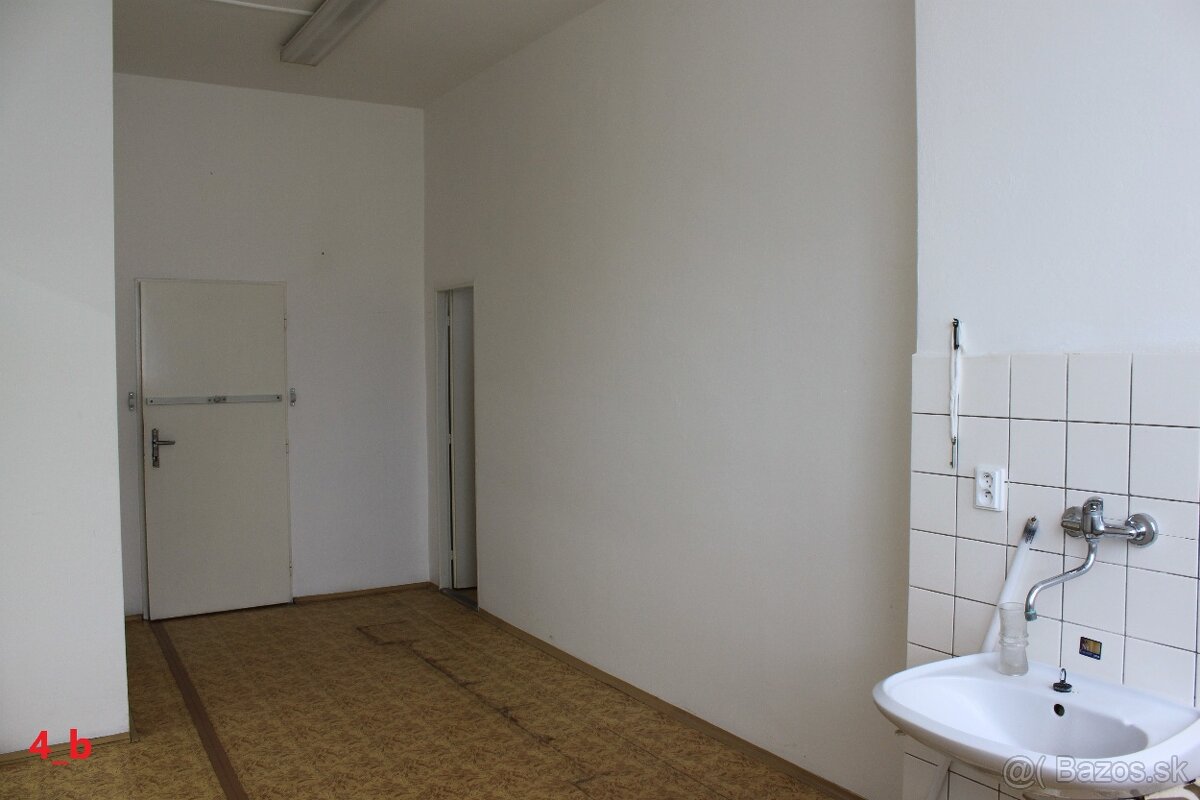 Kancelárie, administratívne priestory v Skalici na prenájom - 11