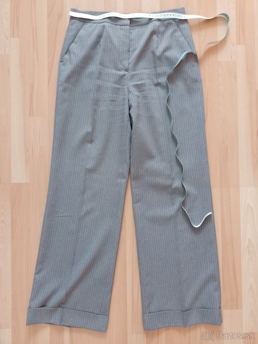 Dámsky luxusný kostým v.M - 11