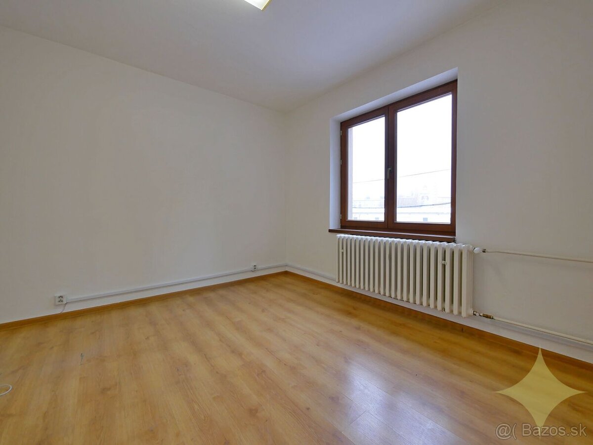 PRENÁJOM: Kancelárie Ružomberok, parkovanie bezplatné - 11