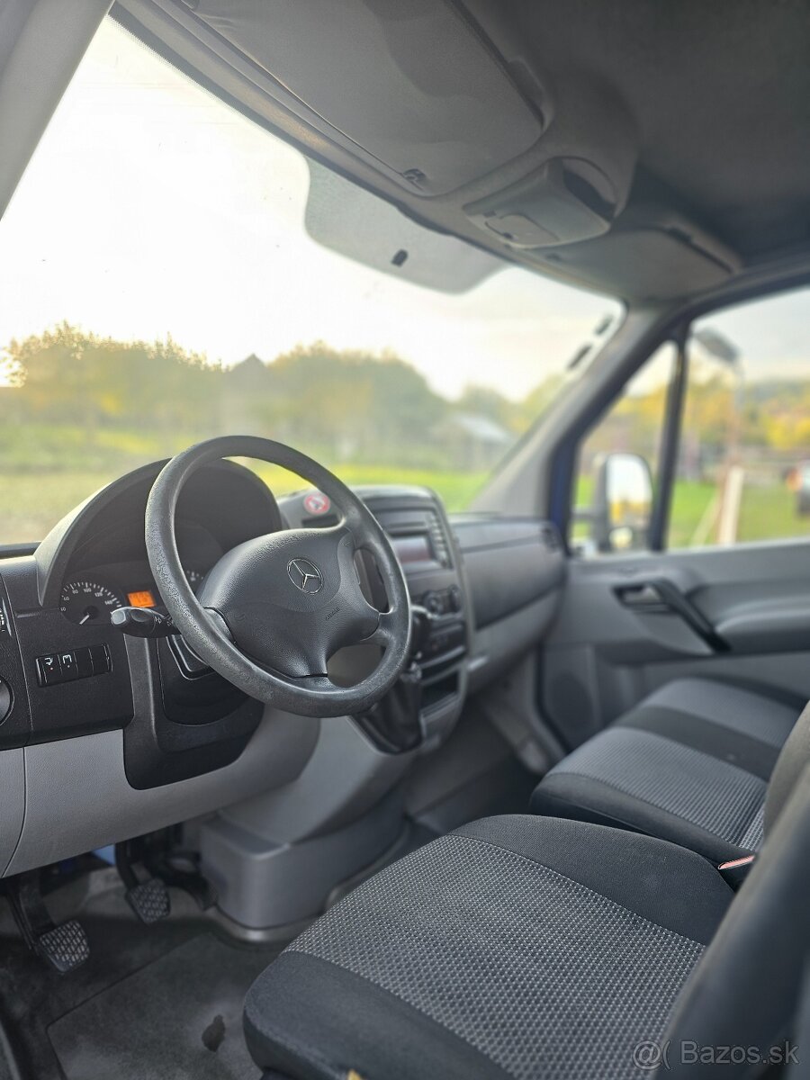 Mercedes Benz-Sprinter - 11