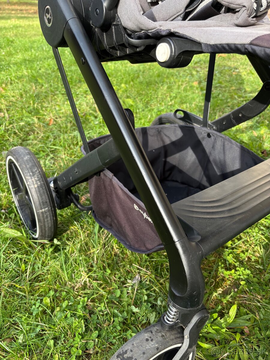 Cybex Balios S - 11