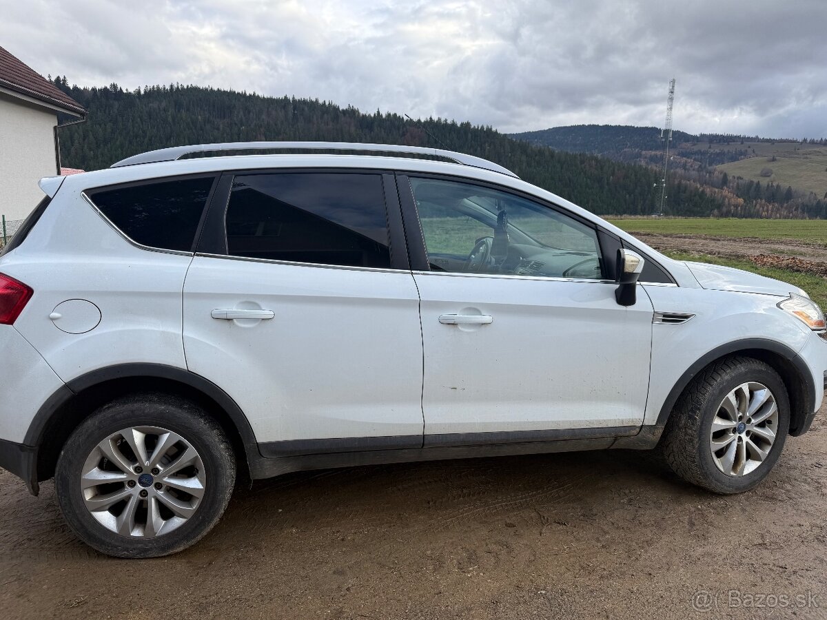 Ford Kuga SUV 4x4 - 11