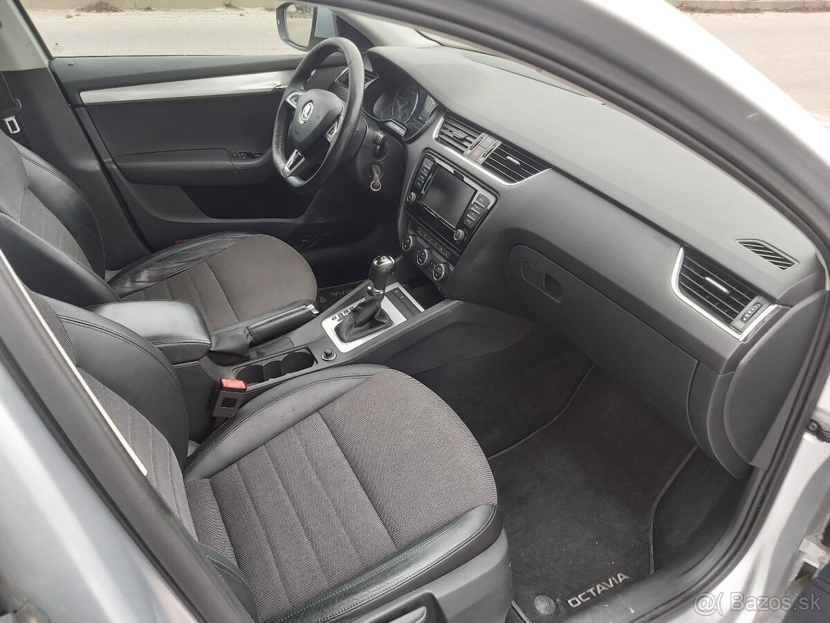 Škoda Octavia Combi 1.6 TDI 110k Ambition DSG - 11