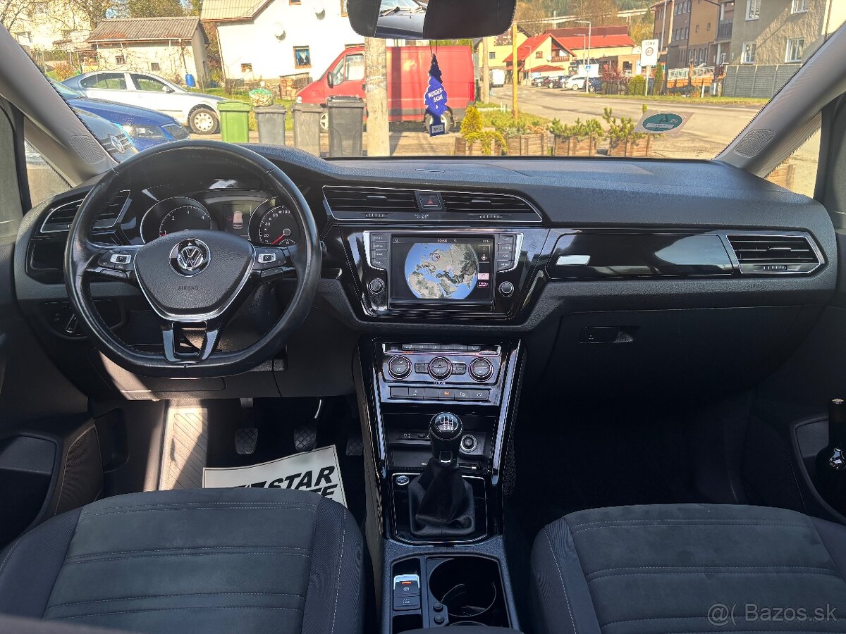 Volkswagen Touran 7miest 2.0tdi 110kw Pano Navi - 11