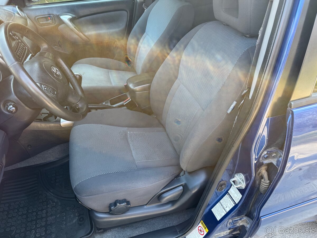 Toyota Rav4 2.0 D4D 4x4 - 11