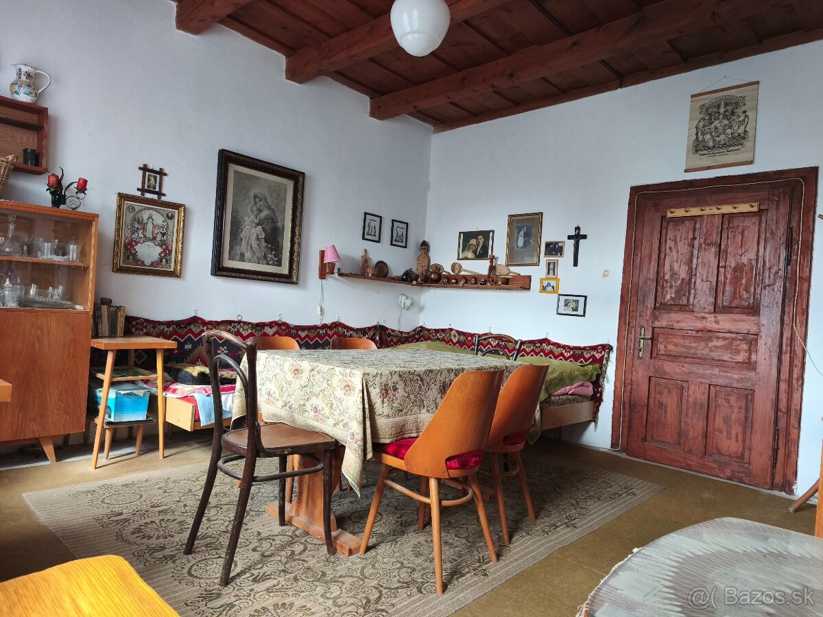 Horné Štitáre - vidiecky rodinný dom s veľkou záhradou 1331m - 11