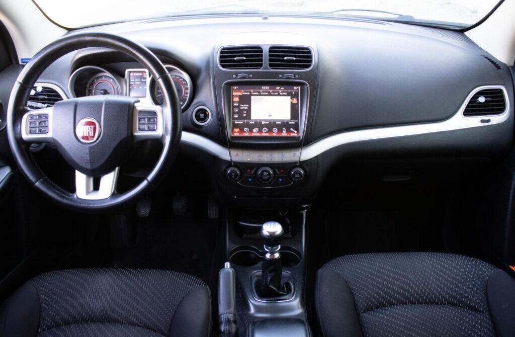 Fiat Freemont z roku 2014 - 11