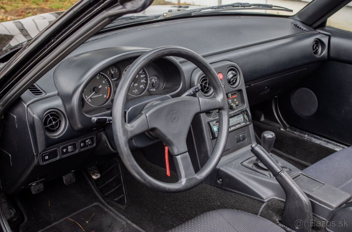 Mazda MX-5 Miata 1,8 benzín - 11