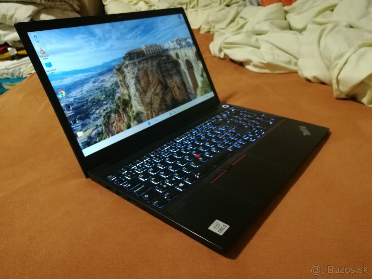 Lenovo E15. i5-10210U. 15,6 FHD. 16 GB. NVMe 512 GB. - 11