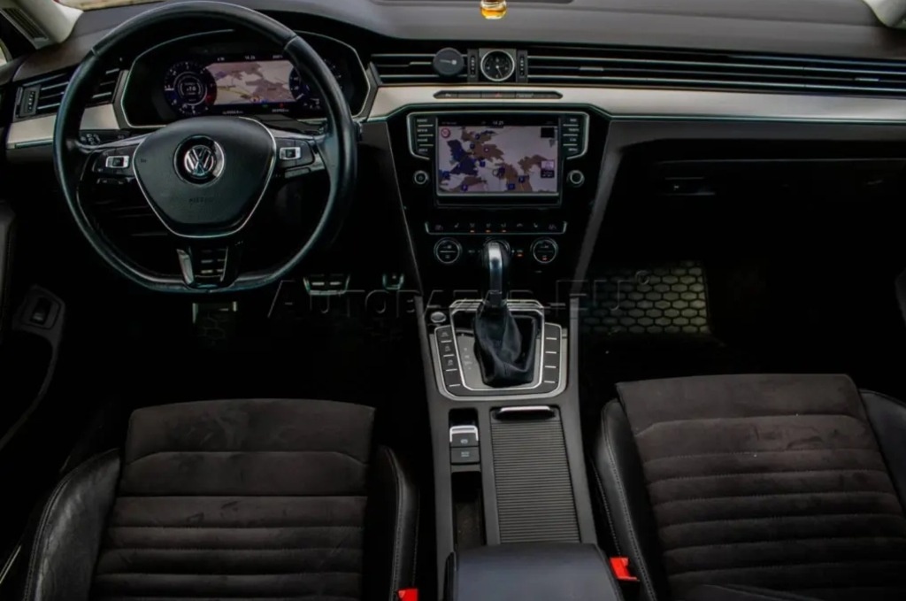 Volkswagen Passat Variant 2.0 BiTDI Highline 4MOTION 2016 - 11