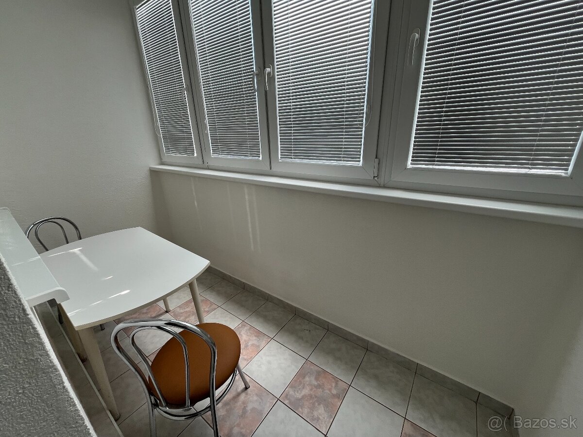 BEZ PROVÍZIE Prenájom 3-izbového bytu – Bilíkova ulica, Br - 11