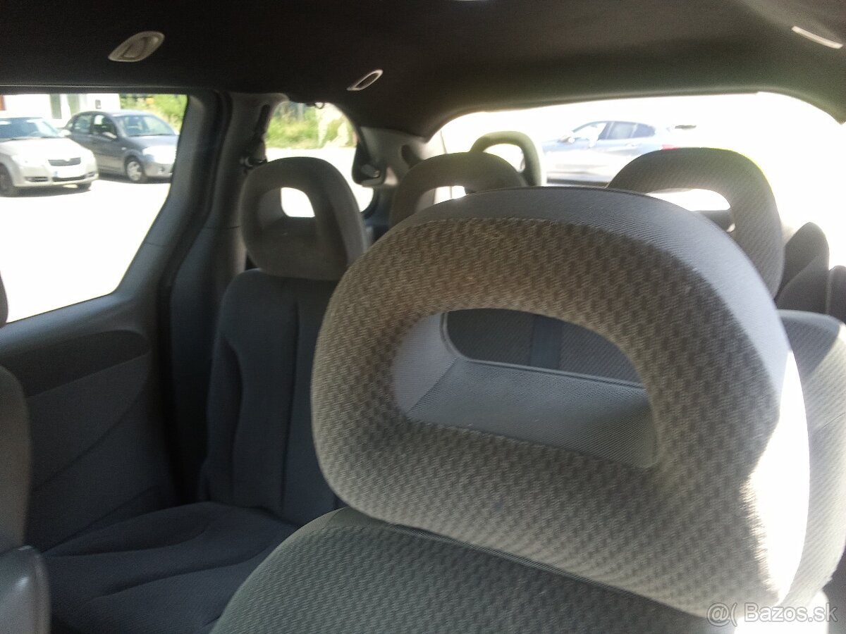 Predám Chrysler Voyager - 11