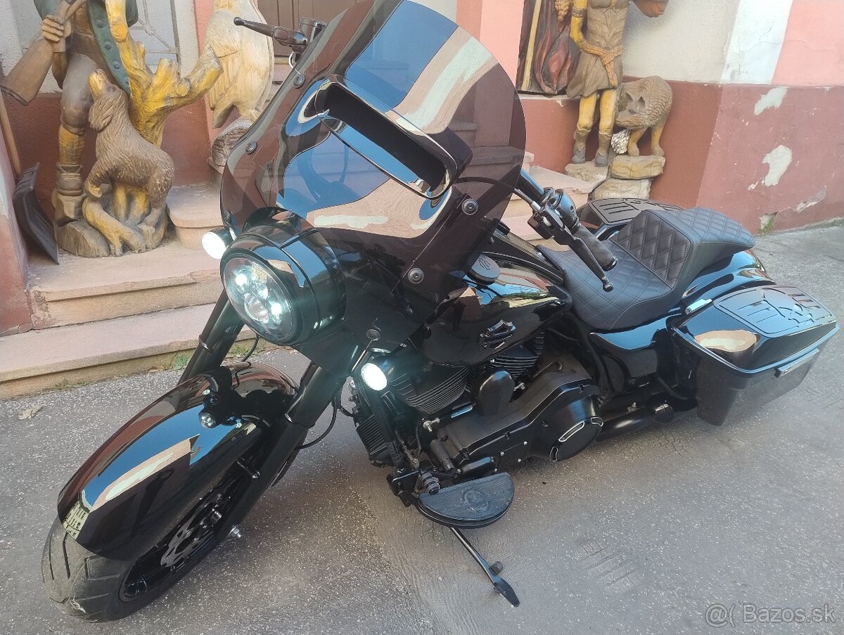 HARLEY DAVIDSON ROAD KING FLHR CUSTOM SPECIAL - 11