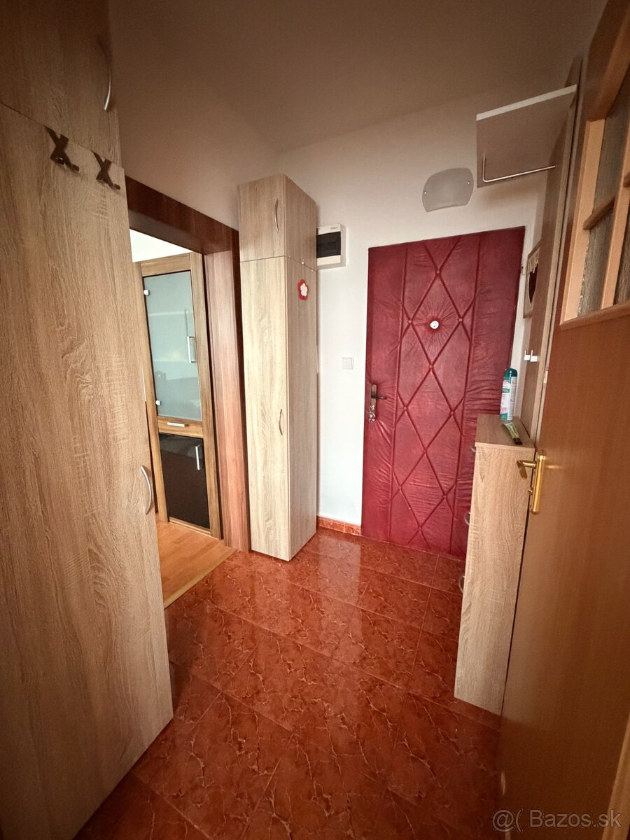 Na prenájom 2 izbový byt - 11