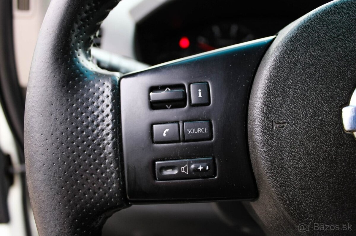 Nissan Navara DoubleCab 2.5D XE - 11