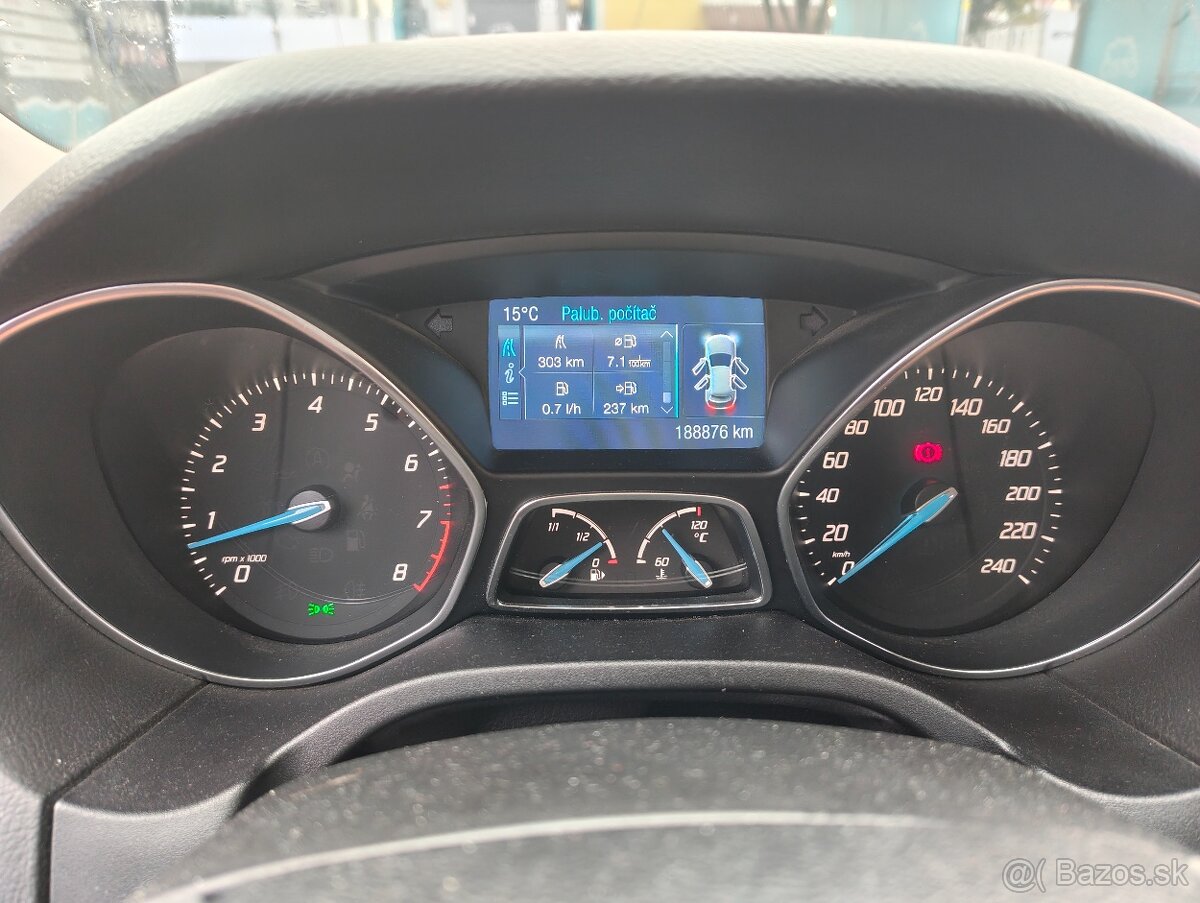 Surne predam Ford Focus 1.6 ecoboost benzin 2011 - 11