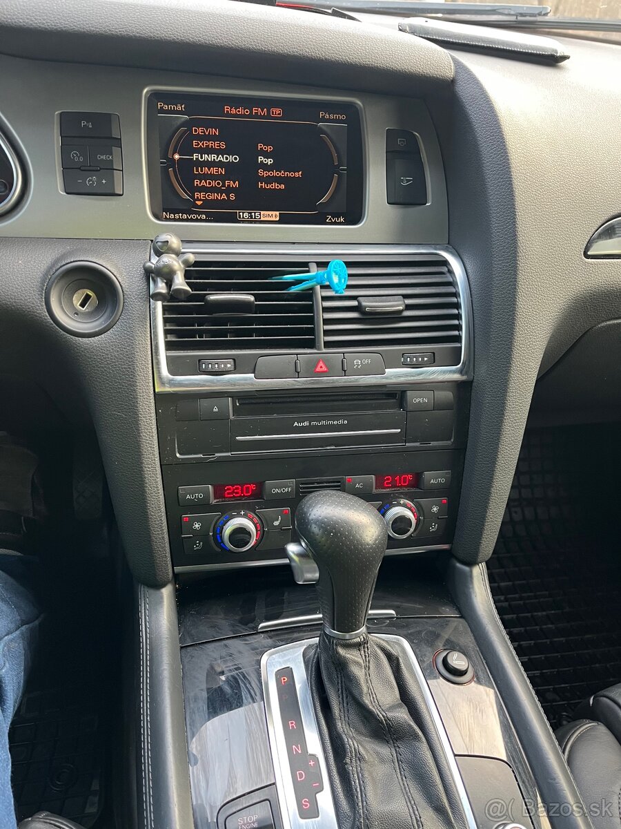 Audi Q7 4.2 TDI - 11