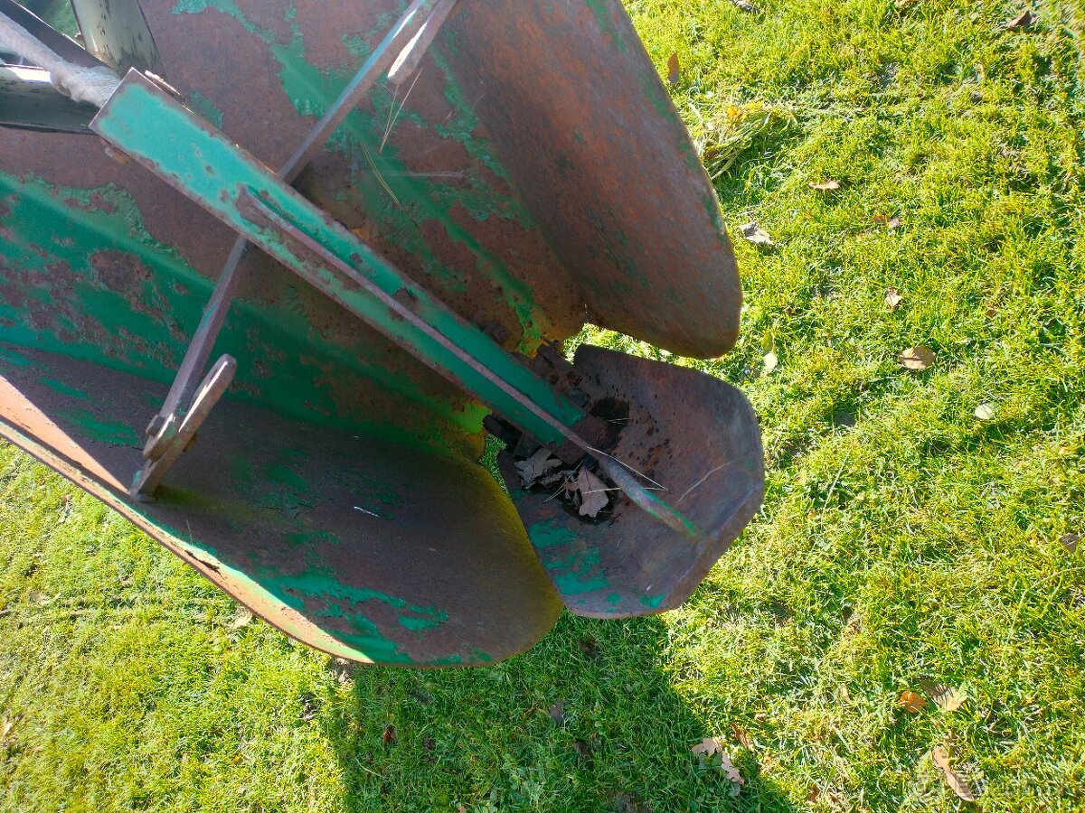 Půdní rýhovací fréza za traktor - 11