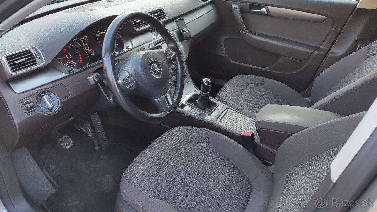 VW Passat Variant 2.0 TDI Comfortline - 11