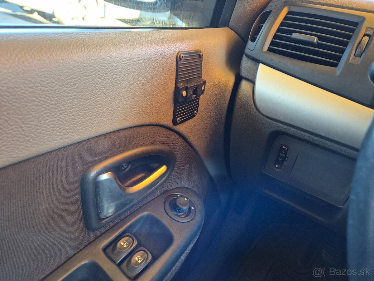 Renault Thalia 1.2 16V Expression - 11