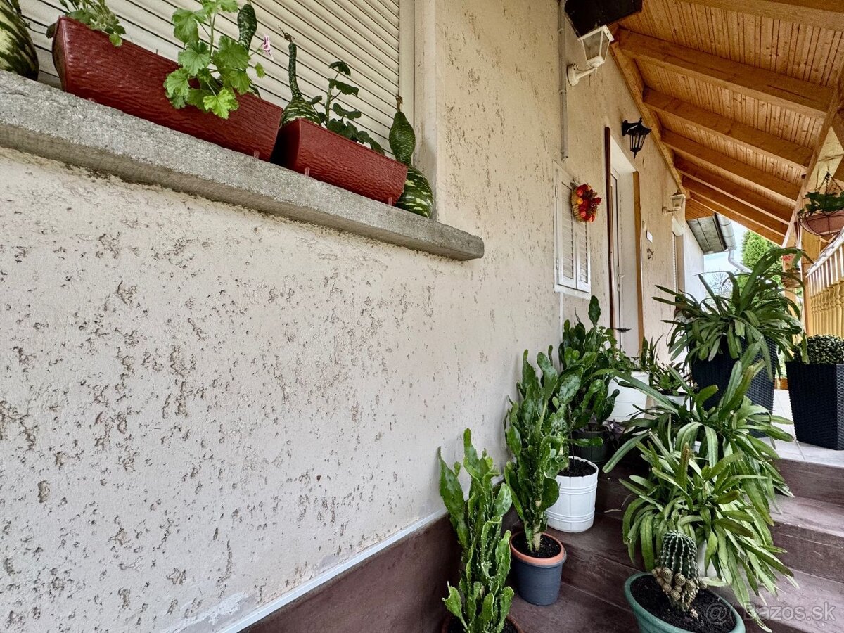 MAĎARSKO - MÁRTONYI - PEKNÝ 4 IZBOVÝ RD V KRÁSNEJ LOKALITE B - 11