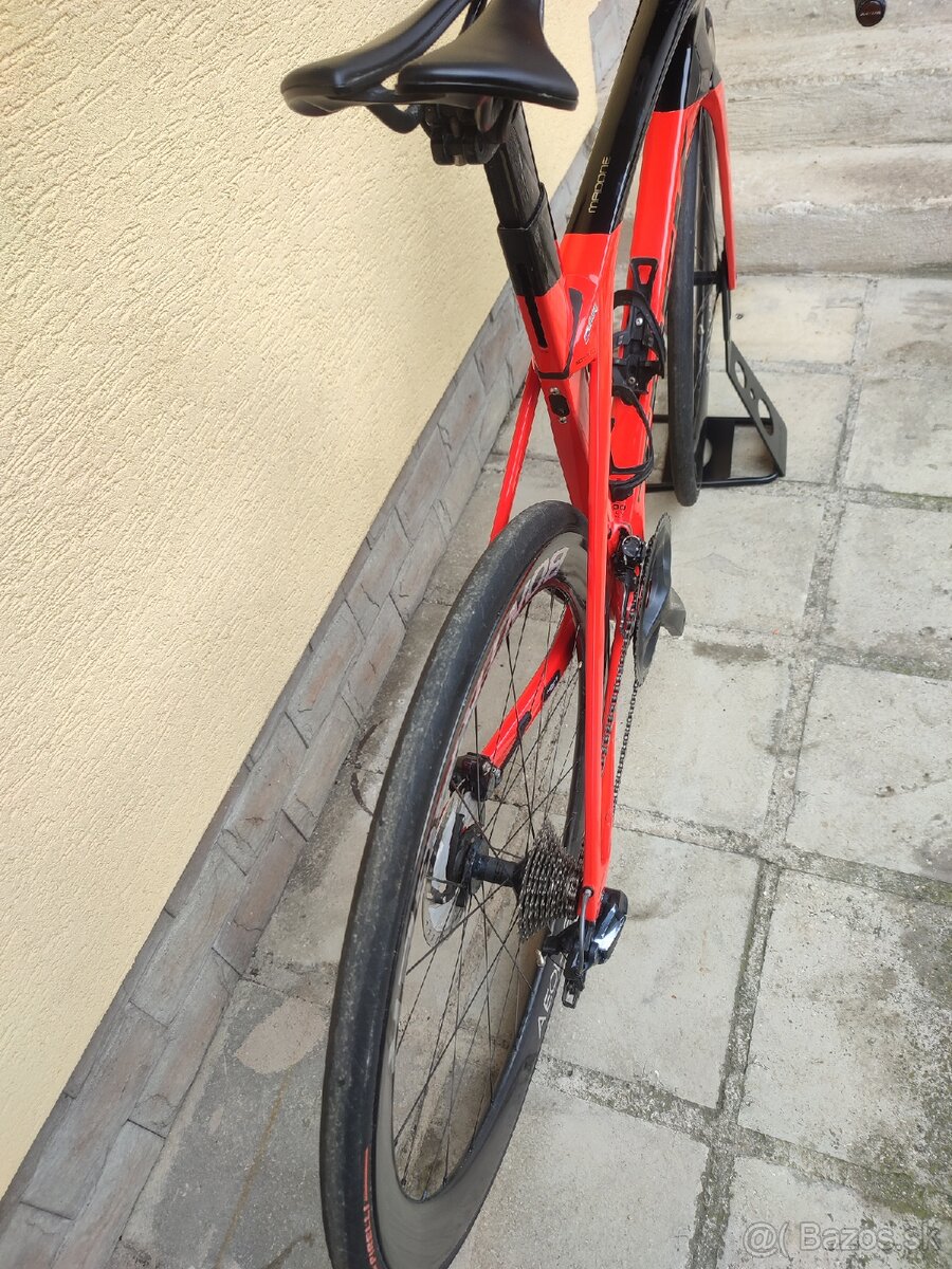 Trek Madone SL6 GEN6 - 11