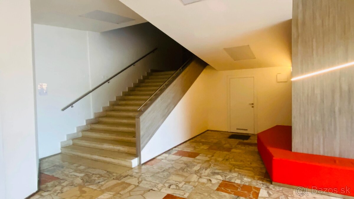 POLYFUNKČNÝ OBJEKT SO ZAMERANÍM NA GASTRO SLUŽBY / PREŠOV - 11