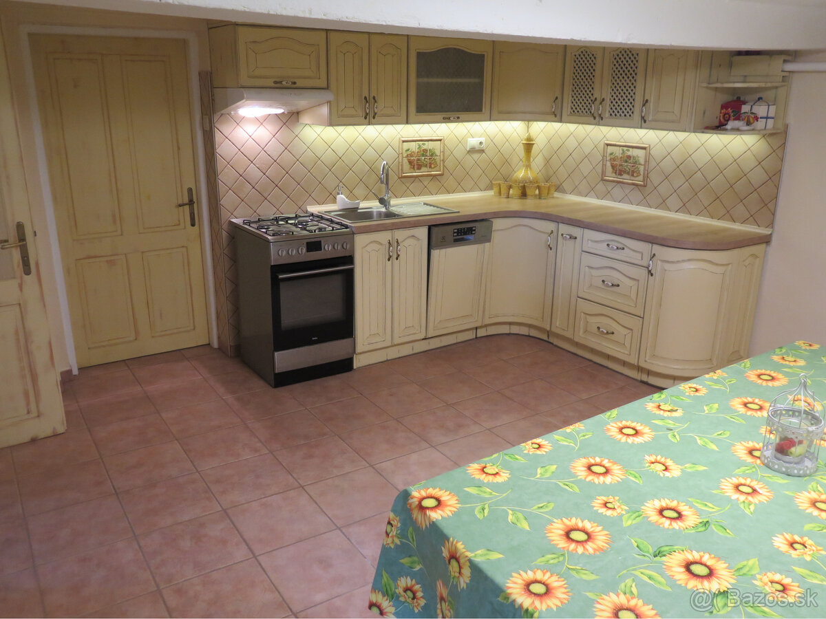 zrekonštruovaný praktický 4–IZBOVÝ RODINNÝ DOM v Lužiankach - 11