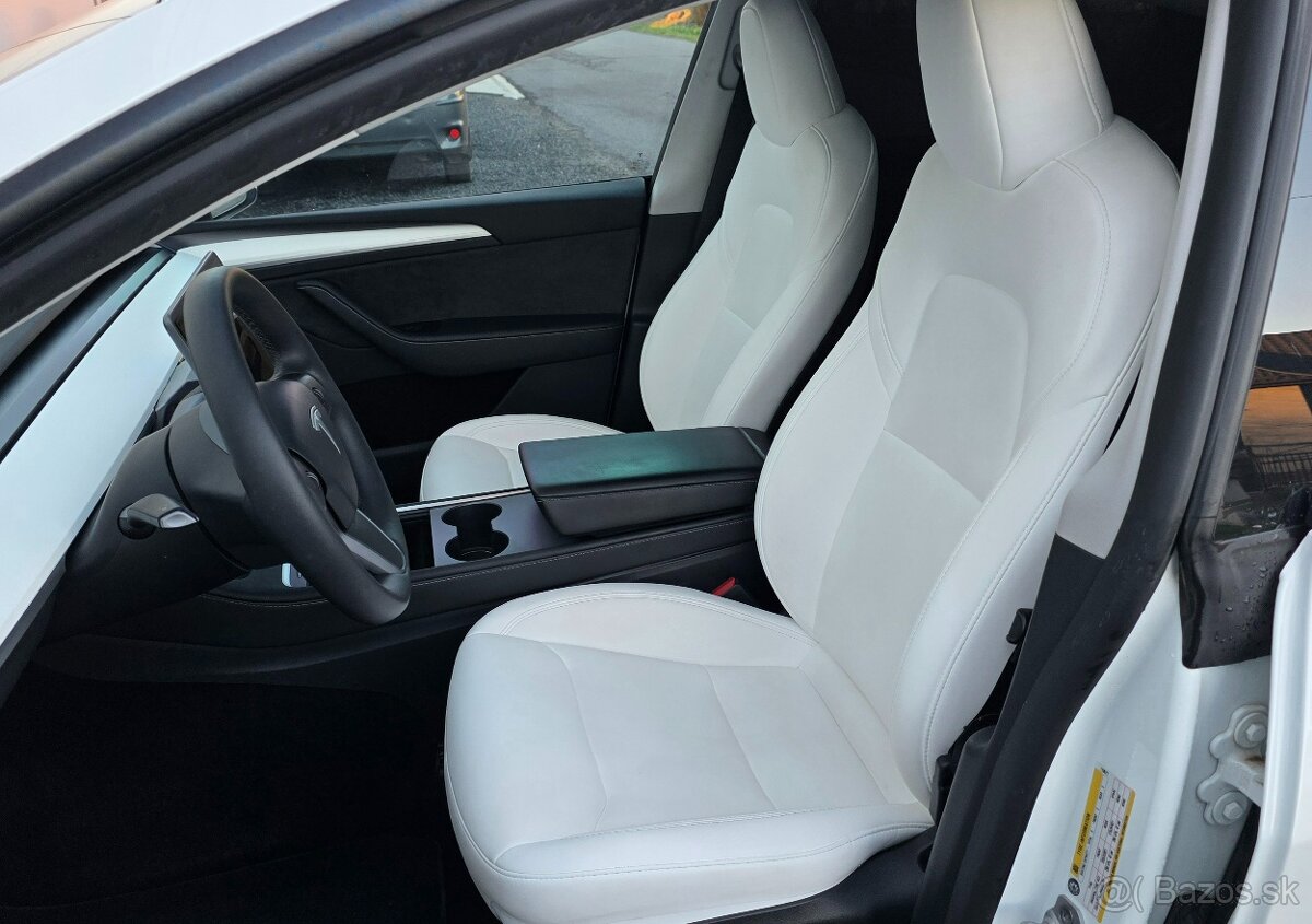 Tesla Model Y Long Range Performance Plná Záruka rv.2023 - 11
