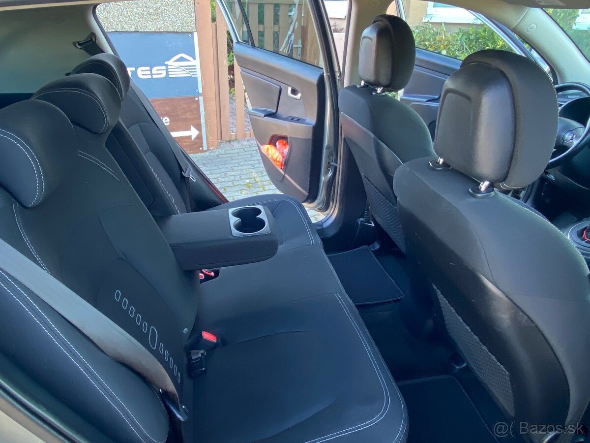 KIA SPORTAGE 2,0 CRDi - 11