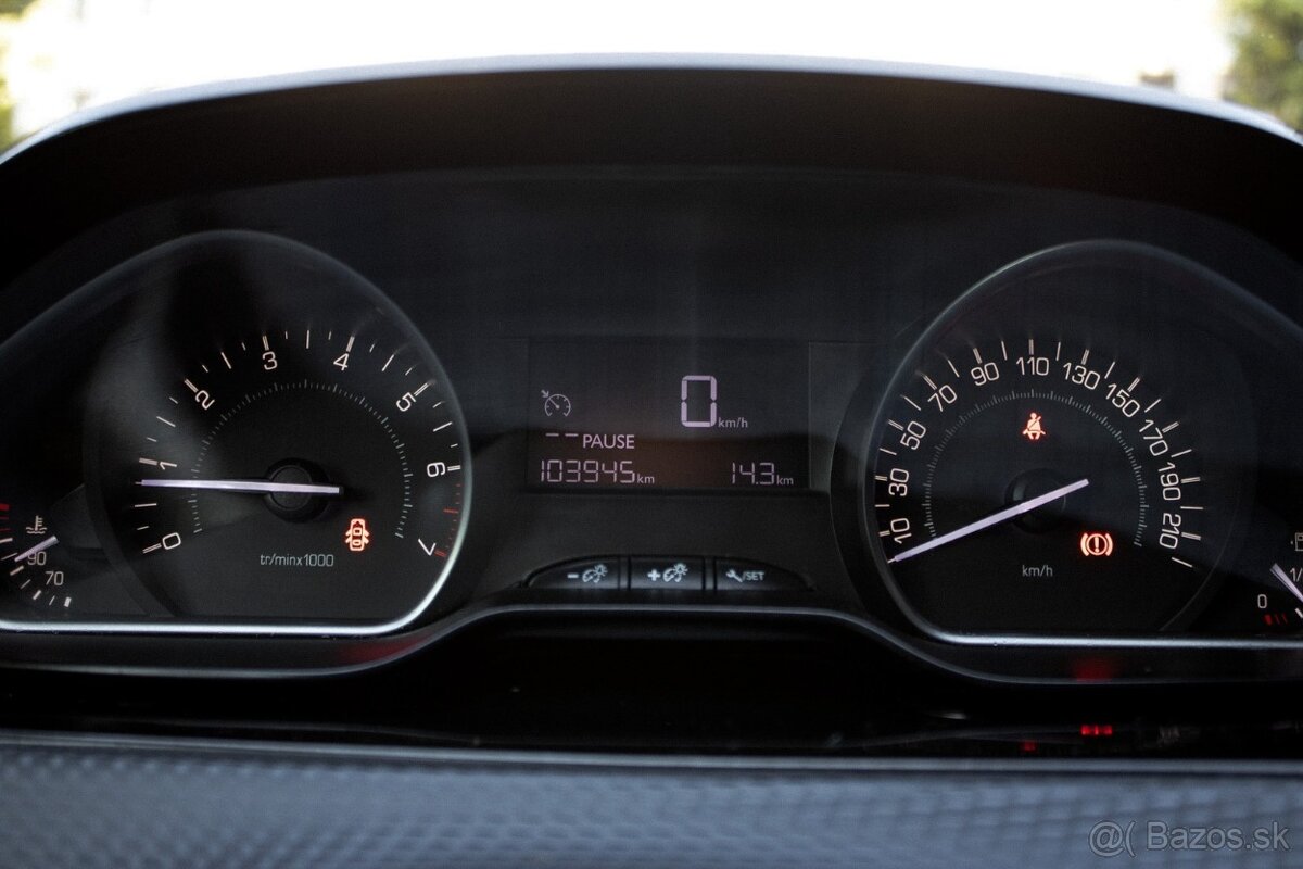 Peugeot 2008 Puretech 81kW MT/5 - 11