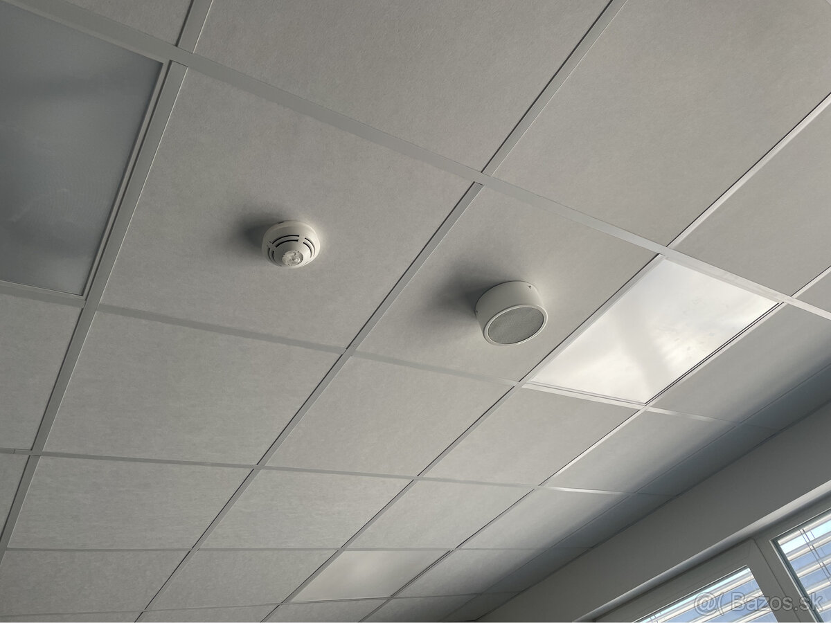 Prenájom výrobno-skladového priestoru 900 m² v časti Bratisl - 11