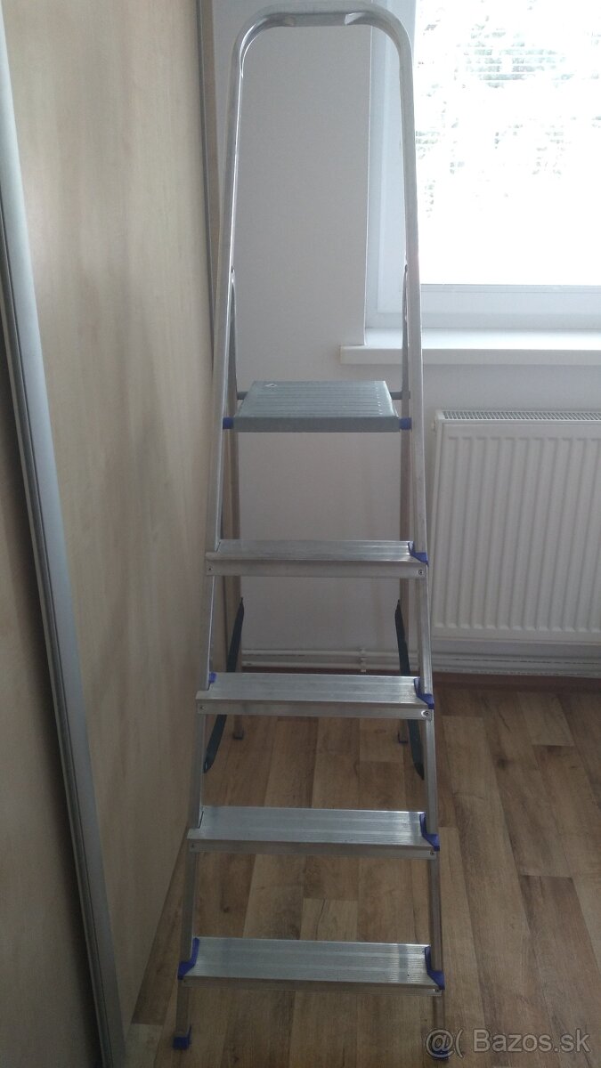 Predám časť z gauča,6 ks stoličiek,rebrík,odpeňovač protipen - 11